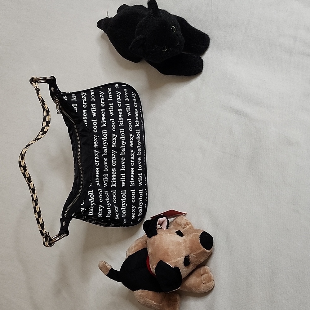 Vintage Kissing HandBag with Coordinating Cat & Dog Plushies Set